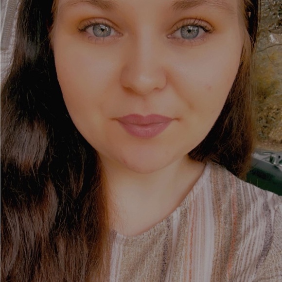 Hey! My name’s Kaycee 💕 - Picture 2 of 4